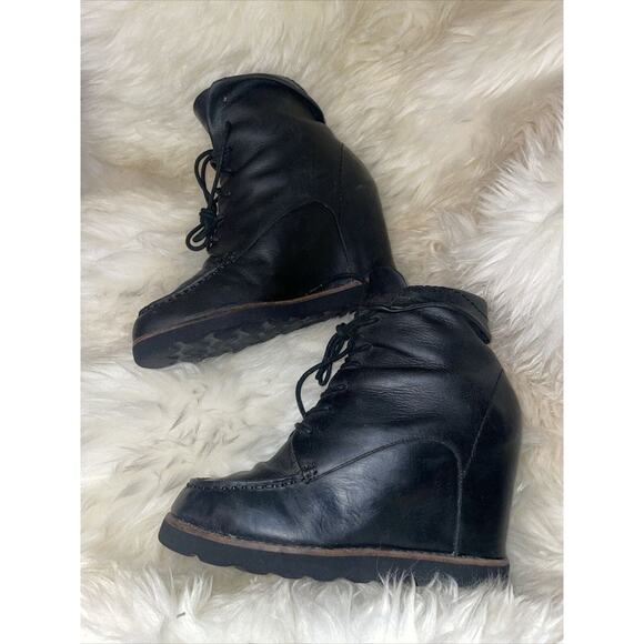 Matika Black Leather Wedge‎ Boots Women's Shoe Size 7 - Picture 1 of 6
